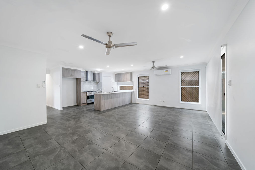 Property at 18 Annalise Cct