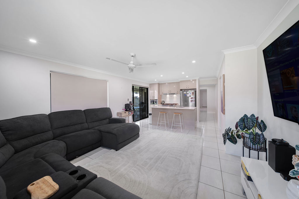 Property at 8 Champagne Ln