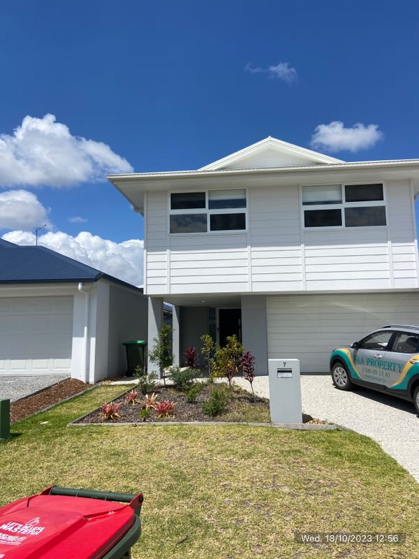 Property at 7 Golden Cres